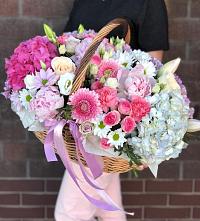 Цветочная композиция из Розы, Хризантемы, Пионы и Лизиантусы в корзине #REPLACE_PRED# Буденновске