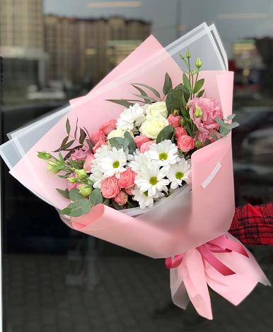 Букет цветов из: Розы, Лизиантусы и Хризантемы в Буденновске